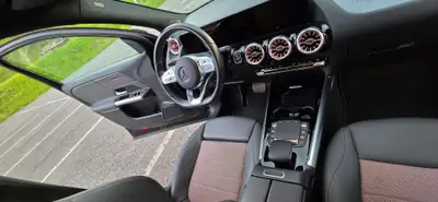 Mercedes-Benz EQA 250 — SUV électrique 292 ch, 4-roues motrices, seulement 32 500 km — arrière