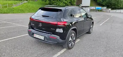 Mercedes-Benz EQA 250 — SUV électrique 292 ch, 4-roues motrices, seulement 32 500 km — Miniature 10