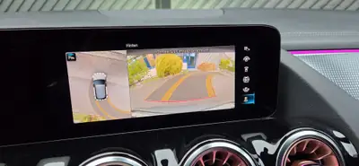 Mercedes-Benz EQA 250 — SUV électrique 292 ch, 4-roues motrices, seulement 32 500 km — Miniature 17