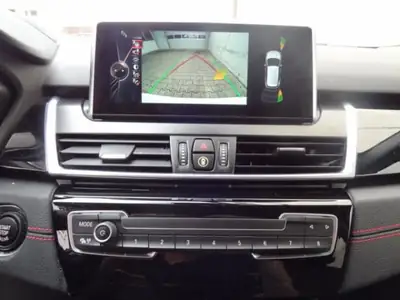 BMW 220 Active Tourer 220i — Monospace compact pratique et économe, 220'000 km — dettaglio