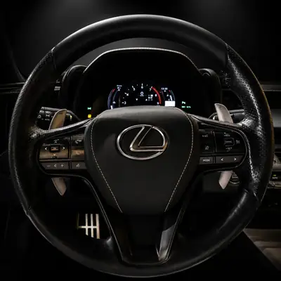 LEXUS LC500 Sport+ Limited Edition — Coupé V8 5.0L Jaune Iconic, 55'000 km — Miniature 11