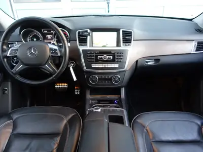 Mercedes-Benz ML 350 BlueTEC — SUV premium diesel 4x4, entretien châssis premium — Thumbnail 11