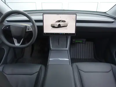Tesla Model Y Dual Motor Long Range AWD — SUV électrique haute performance, quasi neuf — Thumbnail 11
