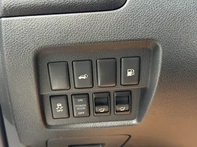 Nissan Murano 2.5 dCi — SUV 7 places diesel, cuir, navigation et sièges chauffants — Thumbnail 24