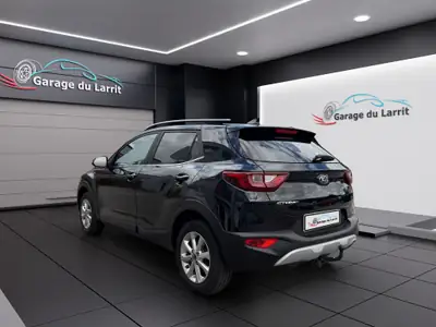 Kia Stonic 1.0 T-GDi 2019 — SUV urbain compact, moteur turbo, garantie 12 mois — Heckansicht