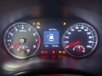 Kia Stonic 1.0 T-GDi 2019 — SUV urbain compact, moteur turbo, garantie 12 mois — Miniatur 10