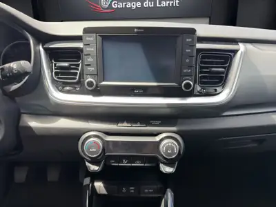 Kia Stonic 1.0 T-GDi 2019 — SUV urbain compact, moteur turbo, garantie 12 mois — Miniatur 11