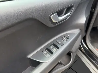 Kia Stonic 1.0 T-GDi 2019 — SUV urbain compact, moteur turbo, garantie 12 mois — Miniatur 19