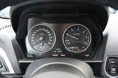BMW 116d Urban Line — Berline diesel efficace, sans accident, garantie 1 an — Thumbnail 15