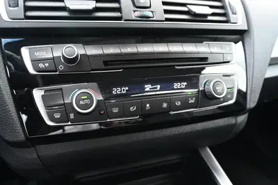 BMW 116d Urban Line — Berline diesel efficace, sans accident, garantie 1 an — Thumbnail 26
