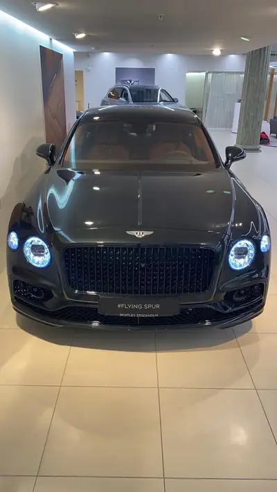 Bentley Flying Spur 6.0 W12 — Berline de prestige, 635 ch, Vert métallisé — Miniature 7