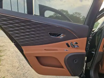 Bentley Flying Spur 6.0 W12 — Berline de prestige, 635 ch, Vert métallisé — Miniature 16