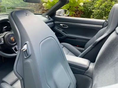 Porsche 718 Boxster 4.0 GTS PDK — Roadster haute performance, 6900 km seulement — Miniature 7