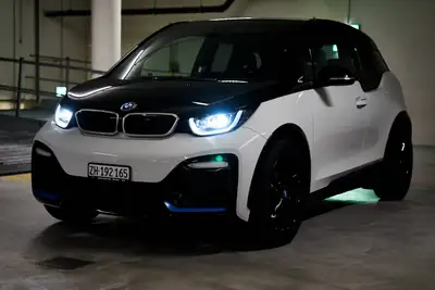 BMW i3S E-Motor 120 Ah — Électrique urbain compact, 52'000 km seulement — arrière