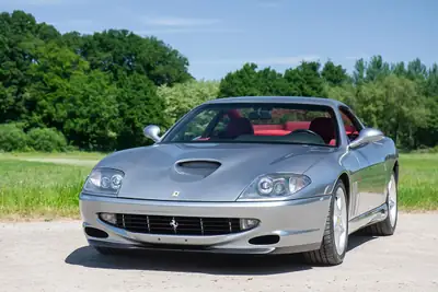 Ferrari F550 Maranello 1998 — Légendaire V12 485 ch, kilométrage préservé — Seitenansicht