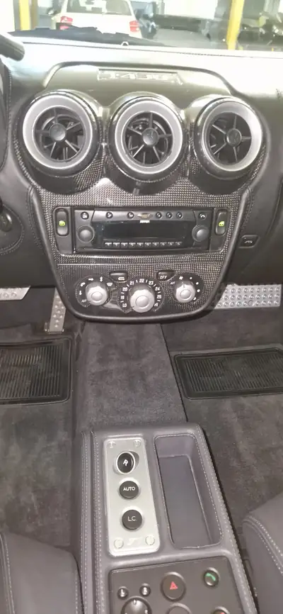 Ferrari F430 Coupé 490 ch — Légendaire italienne en excellent état, 39'223 km — Miniature 9