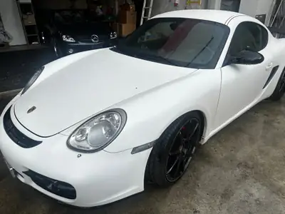 Porsche 718 Boxster 3.4 295 S Tiptronic — Roadster légendaire, 139'000 km, blanc pur — Heckansicht