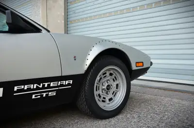 DE TOMASO PANTERA GTS 1973 — Légende italienne rare, état d'origine exceptionnel — détail