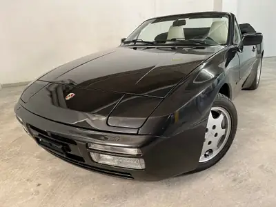 Porsche 944 S2 Cabrio 1991 — Roadster de légende, état impeccable, combo couleur rare — vue extérieure