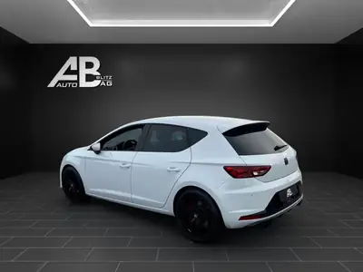 SEAT Leon Cupra 2.0 TSI 280 PS — Performance tuning et finish premium — rear view