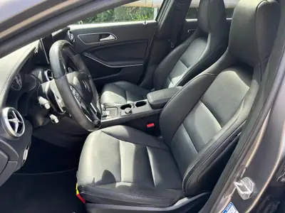 Mercedes-AMG A 45 4Matic — 360 ch de pure performance compacte — dashboard