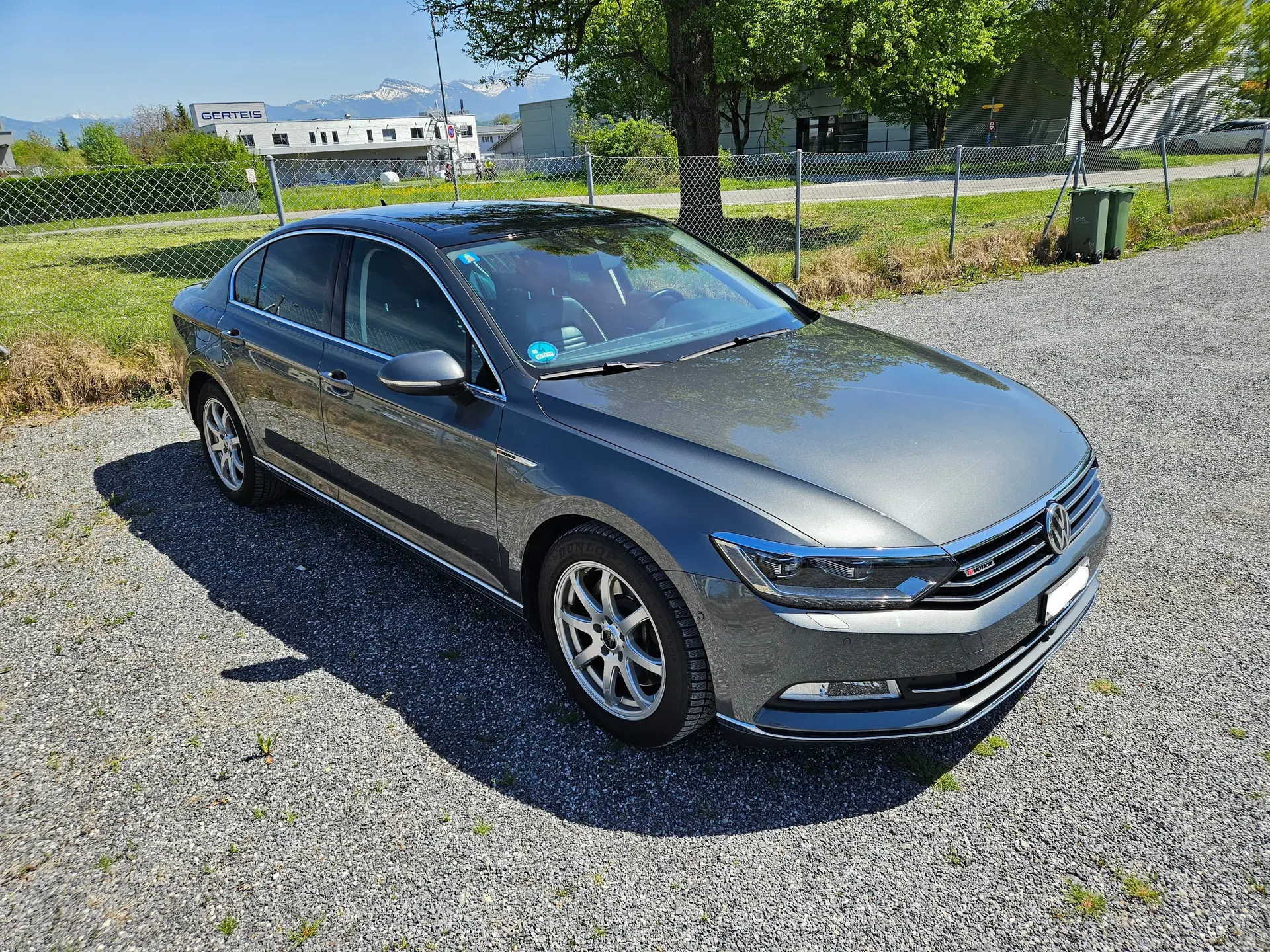Volkswagen Passat 2.0 TDI 240 SCR — Berline prestige, diesel performant et économe — vista esterna