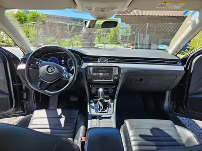 Volkswagen Passat 2.0 TDI 240 SCR — Berline prestige, diesel performant et économe — cruscotto