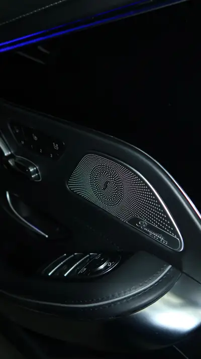 Mercedes-Benz S 63 AMG Coupé — Puissance 585 ch, design blanc éclatant — Miniatur 8
