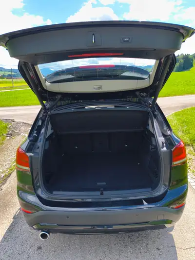 BMW X1 25e xDrive — Hybride rechargeable performant, entretien récent — détail