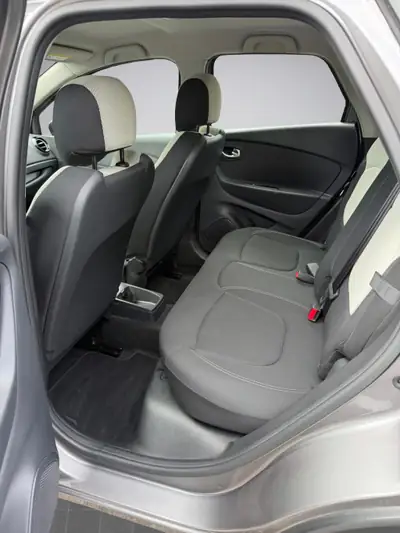 Renault Captur 0.9 12V Zen — SUV compact économique, 7400 km seulement — Thumbnail 11