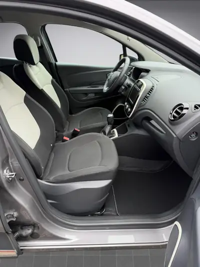 Renault Captur 0.9 12V Zen — SUV compact économique, 7400 km seulement — Thumbnail 14