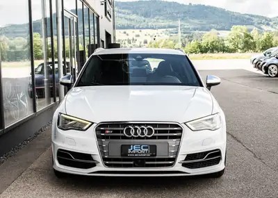 Audi S3 2.0 TFSI Quattro 2013 — Berline sportive allemande, 301 ch et roues hiver — rear view