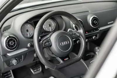 Audi S3 2.0 TFSI Quattro 2013 — Berline sportive allemande, 301 ch et roues hiver — Thumbnail 8