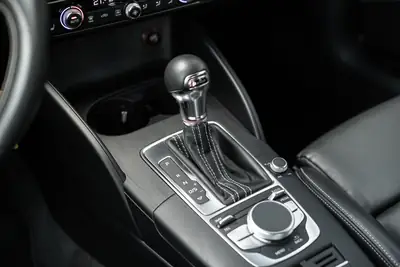 Audi S3 2.0 TFSI Quattro 2013 — Berline sportive allemande, 301 ch et roues hiver — Thumbnail 17