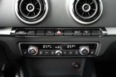 Audi S3 2.0 TFSI Quattro 2013 — Berline sportive allemande, 301 ch et roues hiver — Thumbnail 19