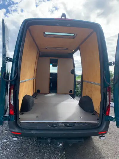 Mercedes-Benz Sprinter 3.0 V6 CDI 4x4 — Utilitaire polyvalent 4 roues motrices, moteur V6 performant — Innenraum