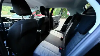 Opel Corsa 1.2 TP Elegance — Citadine agile, entretien léger, 42'000 km seulement — Thumbnail 9