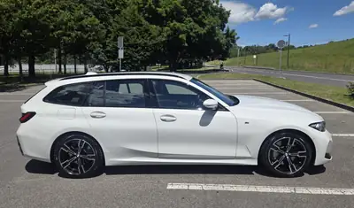 BMW 330i Touring G21 M Sport — Break sportif 2024, moteur 245 ch, pneus toutes saisons inclus — arrière
