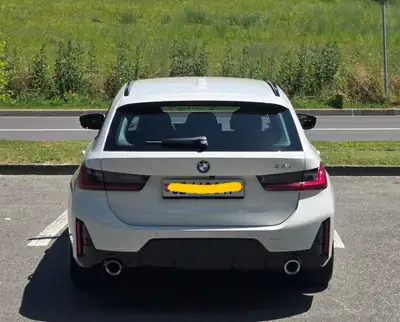 BMW 330i Touring G21 M Sport — Break sportif 2024, moteur 245 ch, pneus toutes saisons inclus — Miniature 8