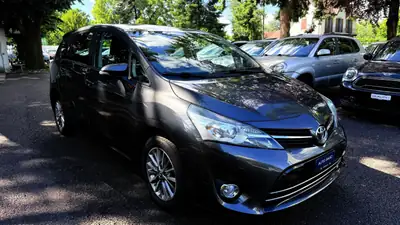 Toyota Verso 1.8 Trend — Monospace 7 places fiable, sans sinistre, 78000 km — side view