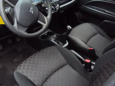 Mitsubishi Space Star 1.0 MIVEC Pure — Citadine polyvalente, 22'000 km seulement — Innenraum