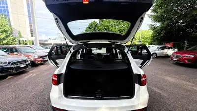 Mercedes-Benz GLC 300 4Matic — SUV premium 245 ch, 4WM, essence automatique — detail