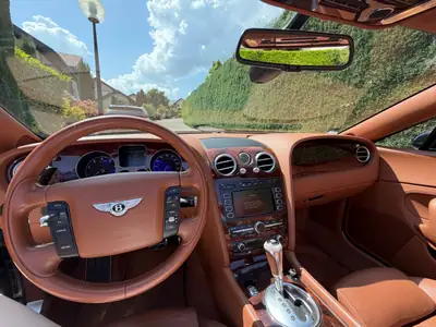 Bentley Continental GTC W12 — Cabriolet de prestige 560 ch, sans accident — détail