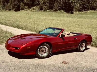 Pontiac Firebird Trans Am V8 Cabrio 1992 — Légende américaine, moteur 5.0L, sans accident — Miniature 10
