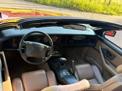 Pontiac Firebird Trans Am V8 Cabrio 1992 — Légende américaine, moteur 5.0L, sans accident — Miniature 17