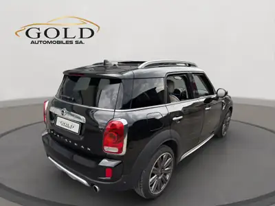 MINI Countryman Cooper SD ALL4 — SUV compact 4x4, diesel performant et économe — side view