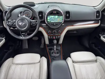 MINI Countryman Cooper SD ALL4 — SUV compact 4x4, diesel performant et économe — rear view