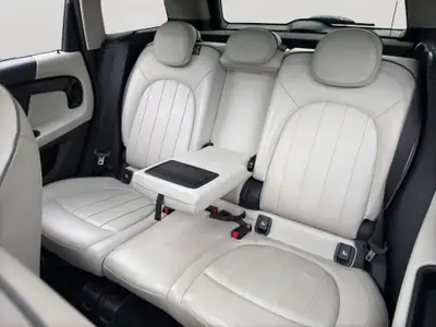 MINI Countryman Cooper SD ALL4 — SUV compact 4x4, diesel performant et économe — interior