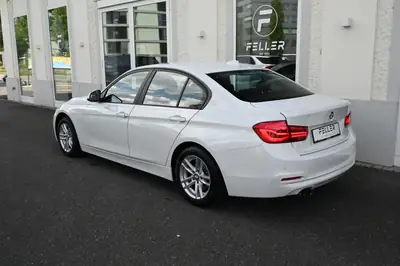 BMW 320i Steptronic 2017 — Berline élégante, entretien gratuit et garantie inclus — dettaglio