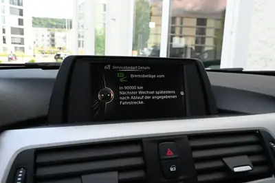 BMW 320i Steptronic 2017 — Berline élégante, entretien gratuit et garantie inclus — Miniatura 20